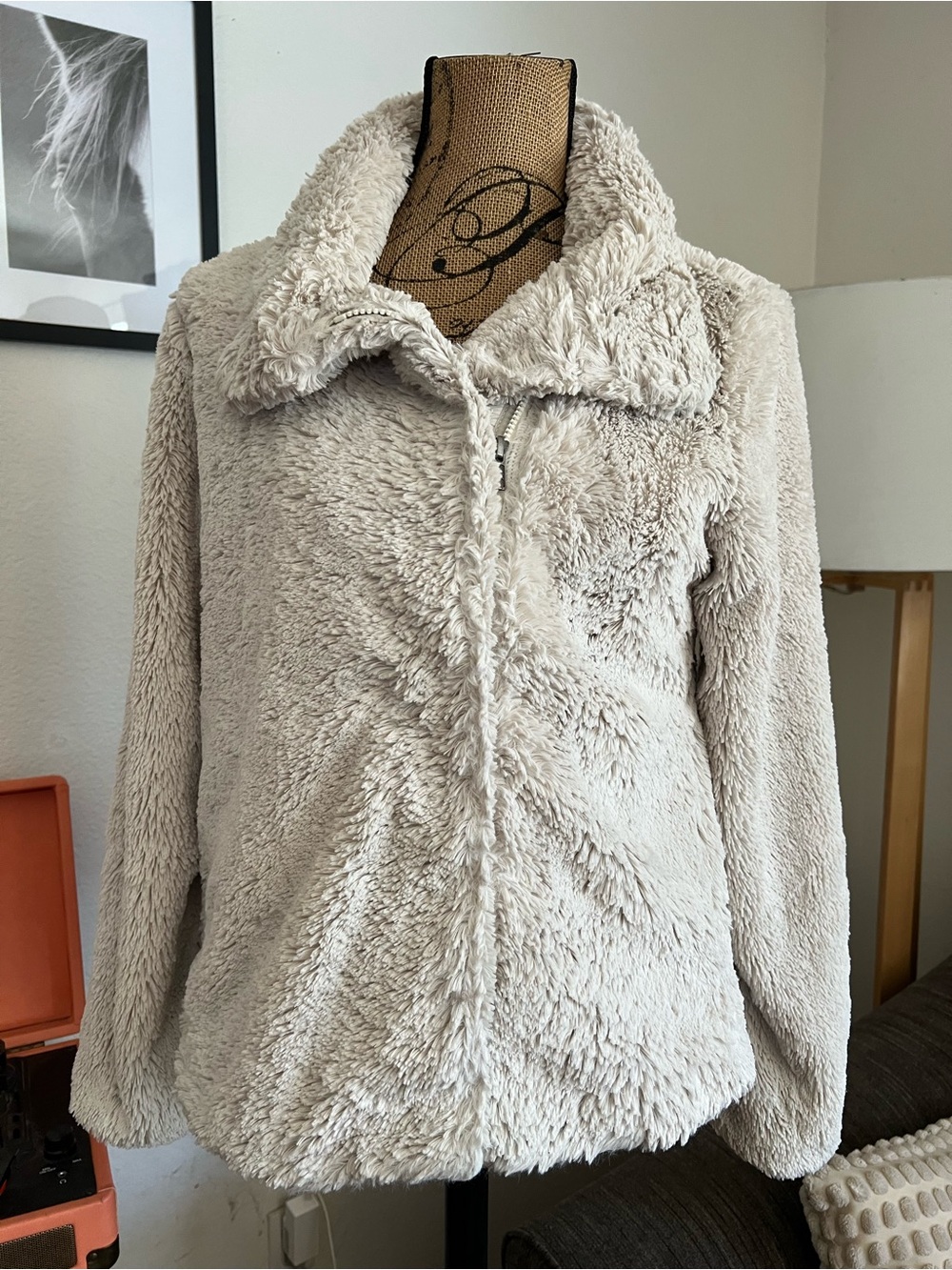 Patagonia Jacket Womens S Fleece Ivory Fuzzy Furry Soft Faux Fur Size Small